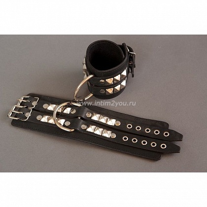 Широкие чёрные наручники с квадропуклями